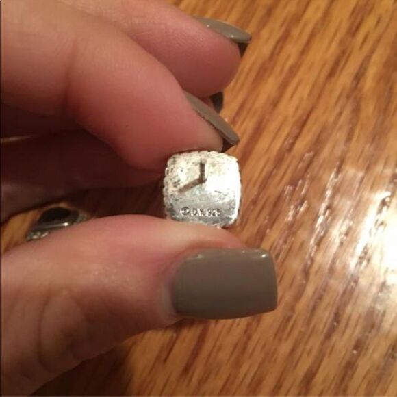 David Yurman Petite Albion Earrings - Picture 4 of 5